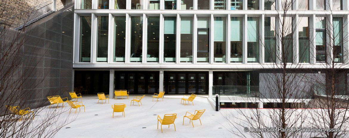 La cour du bâtiment Notre-Dame-des-Champs